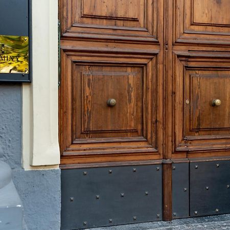 Domina-Boutique Apartment Napoli Bagian luar foto