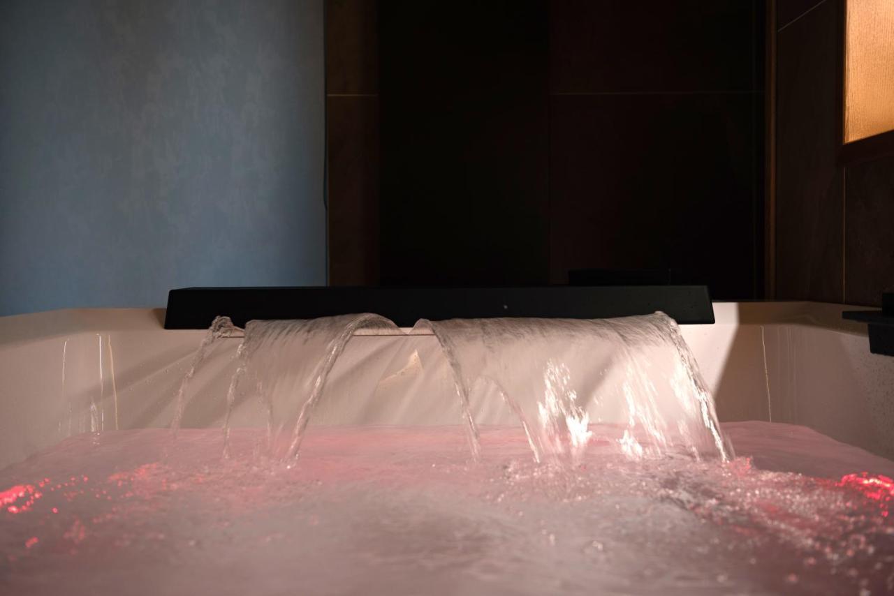 Domina-Boutique Apartment Napoli Bagian luar foto