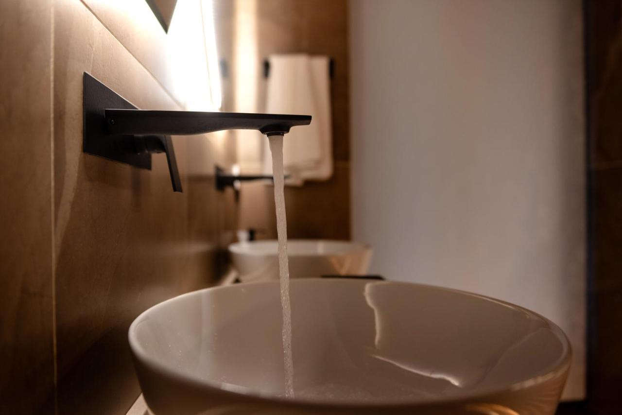 Domina-Boutique Apartment Napoli Bagian luar foto