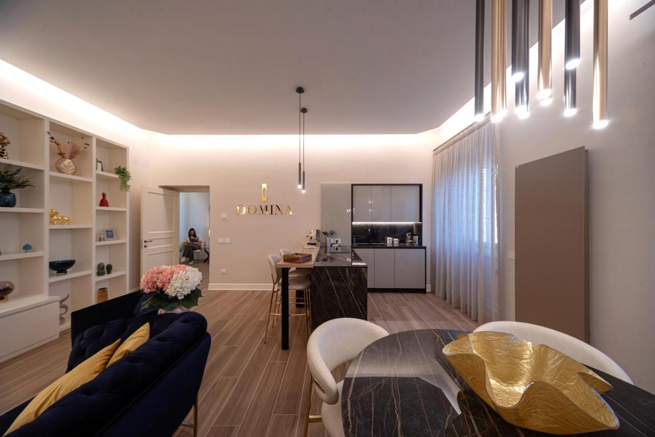 Domina-Boutique Apartment Napoli Bagian luar foto