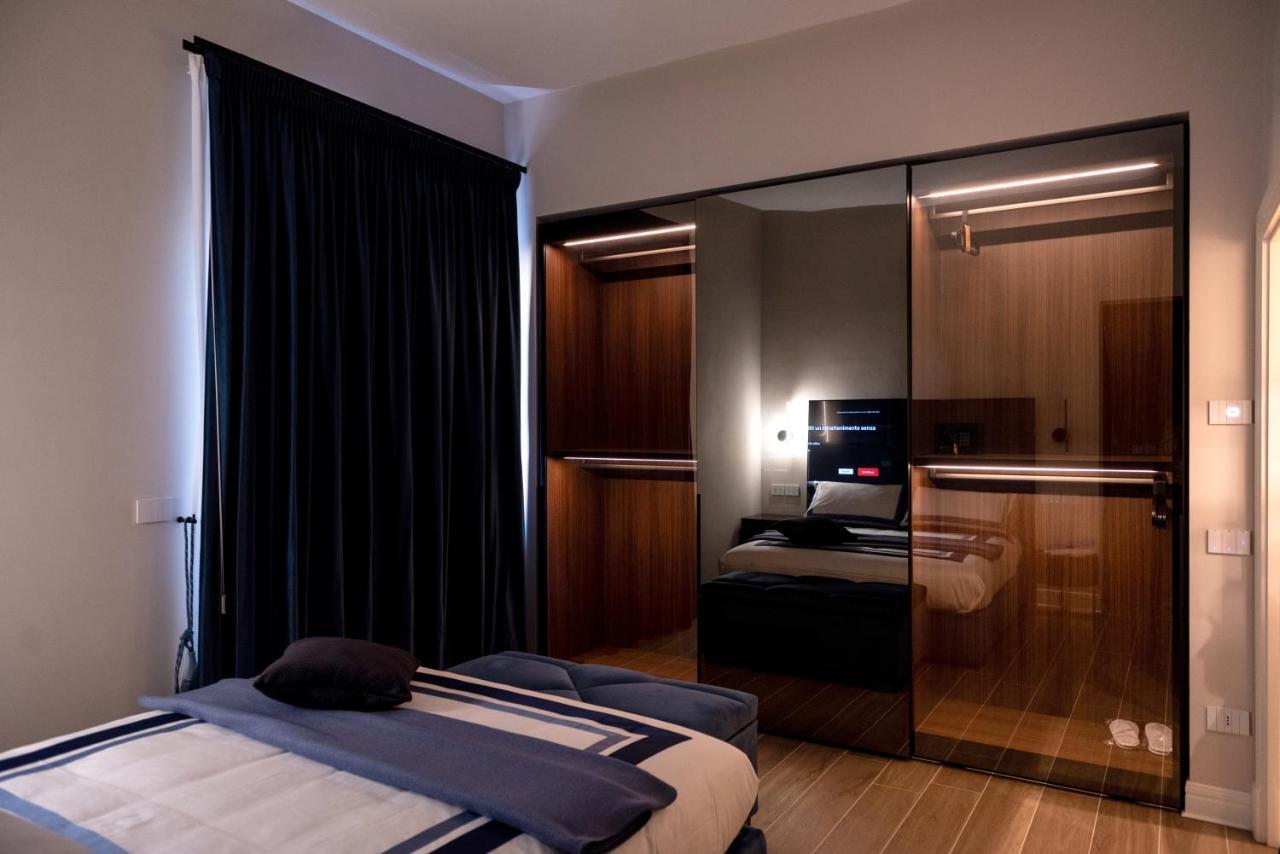 Domina-Boutique Apartment Napoli Bagian luar foto