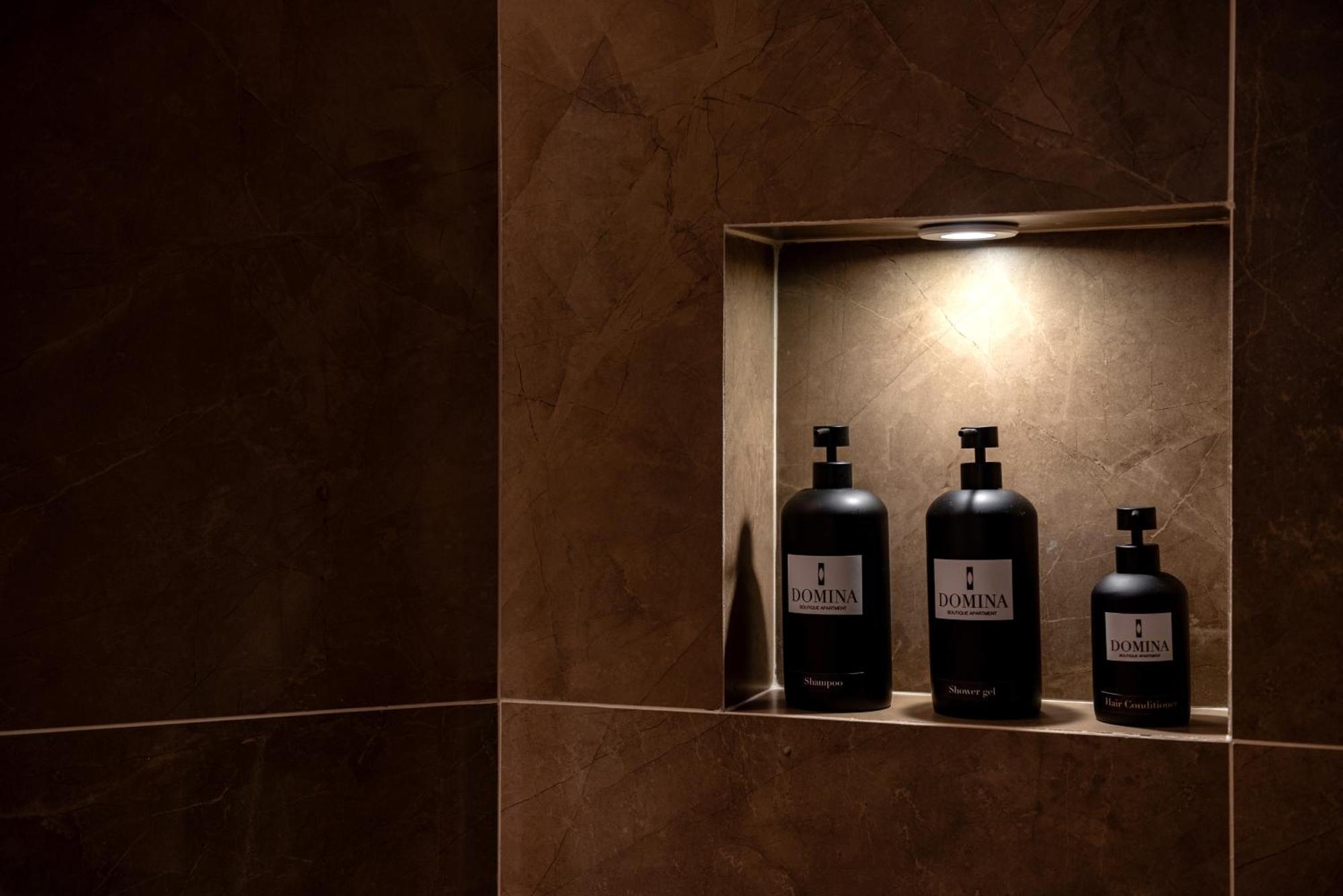 Domina-Boutique Apartment Napoli Bagian luar foto